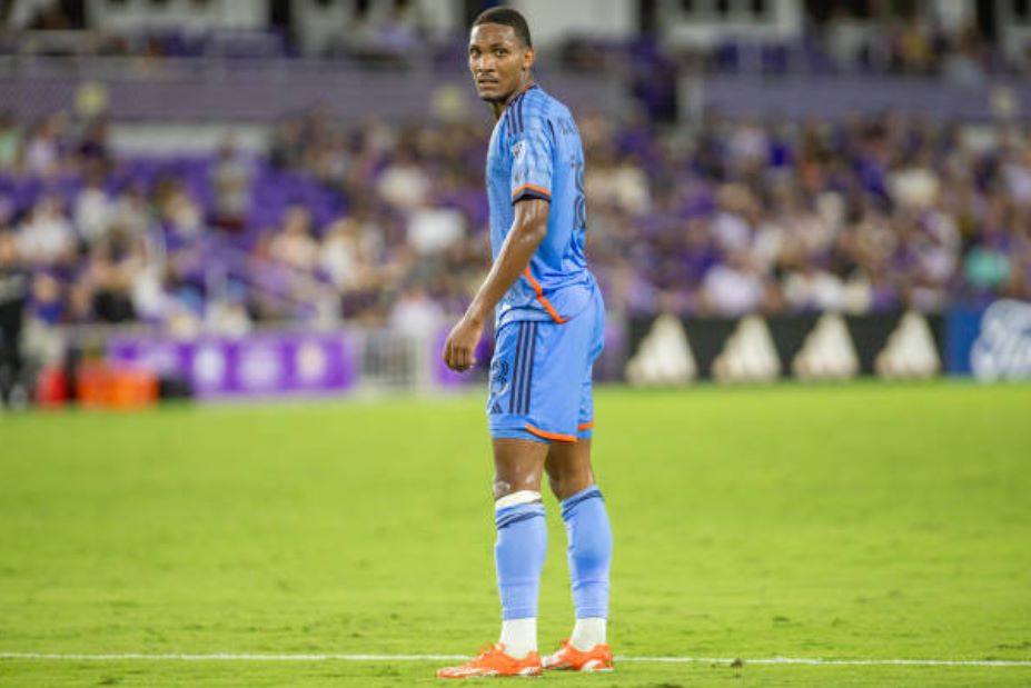 McFarlane chuẩn bị đến Man City.